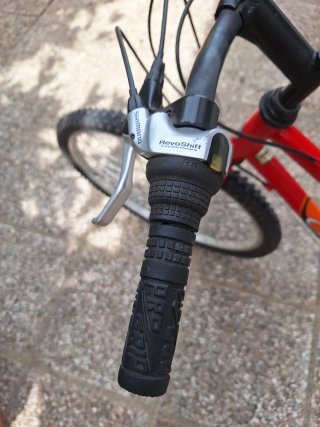Bicicleta Orbea Roja y Blanca