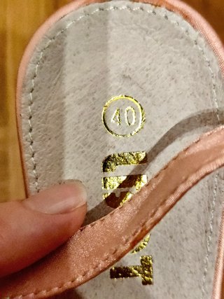 Sandalias LODI Piel Raso Tiras Cruzadas. Nuevo
