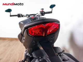 YAMAHA MT 09