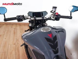 YAMAHA MT 09