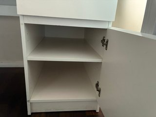 Scrivania Bianca Ikea con Cassettiera