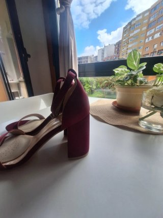 Zapatos de fiesta granate talla 37