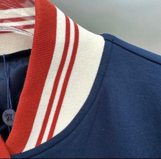 Chaqueta Louis Vuitton Azul y Roja