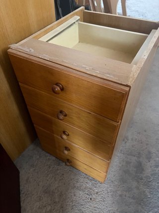 Muebles de gran cocina de madera maciza desmontada