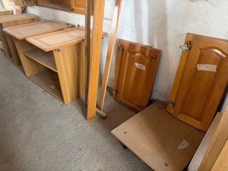 Muebles de gran cocina de madera maciza desmontada