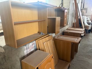 Muebles de gran cocina de madera maciza desmontada