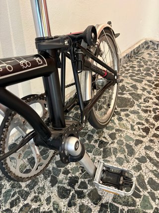 Bicicleta Brompton plegable motor electrico