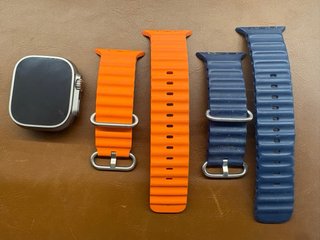 Apple Watch Ultra 2 + 2 correas + cargador + cajas