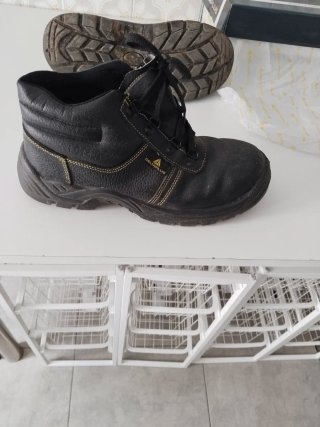 Zapatos de seguridad Deltaplus negros