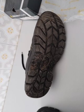 Zapatos de seguridad Deltaplus negros