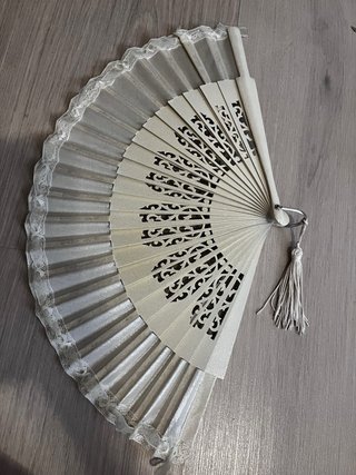 Accesorios Boda Novia: Figura, Cesta y Abanico
