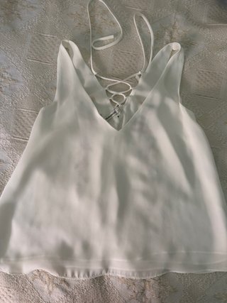 Blusa blanca bordada flores