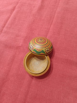 Joyero de madera pintado a mano