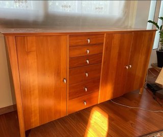 Mobiliario completo: Muebles Comedor y Dormitorio.