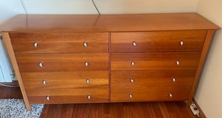 Mobiliario completo: Muebles Comedor y Dormitorio.