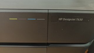 Plotter HP Designjet T630 con patas