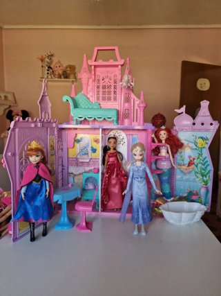 Castillo Princesas Disney + 4 Muñecas