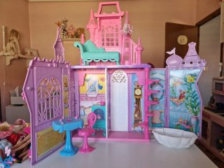 Castillo Princesas Disney + 4 Muñecas