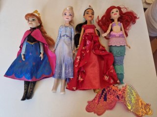 Castillo Princesas Disney + 4 Muñecas