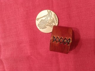 Joyero de piel con grabado de tango