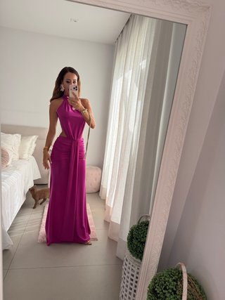 Vestido fiesta fucsia corte cut-out