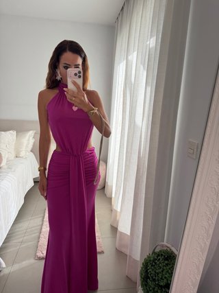 Vestido fiesta fucsia corte cut-out