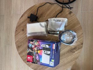 Nintendo Switch OLED Mario Kart 8 Deluxe