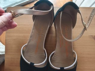 Sandalias Gaimo Negras y Doradas T.38