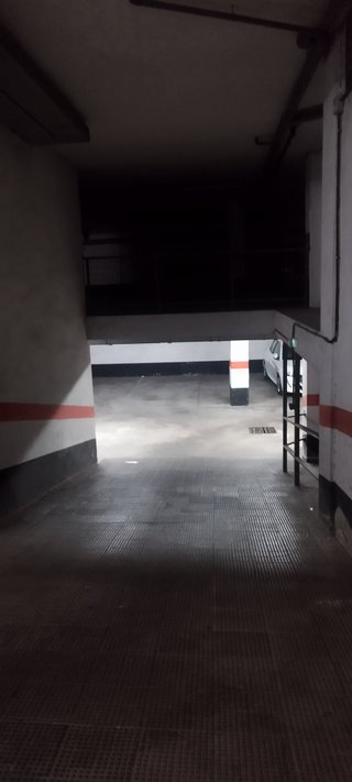 Plaza de garaje para coche y moto