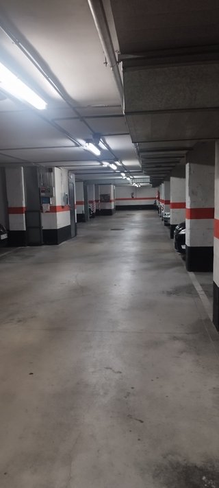 Plaza de garaje para coche y moto