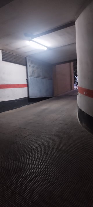 Plaza de garaje para coche y moto
