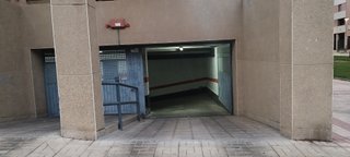 Plaza de garaje para coche y moto