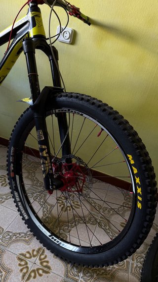 YT Capra Enduro MTB