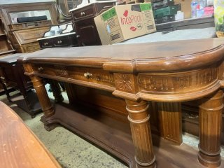 Muebles de madera estilo clásico