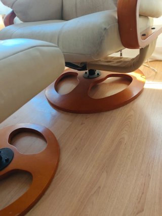 Poltrona relax con programmi di massaggio in pelle beige