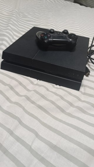 Pack PS4 Fat 1TB + 3 Juegos