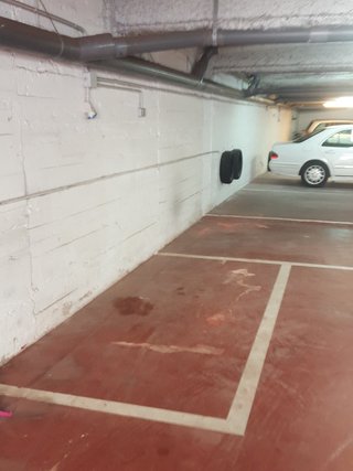 ALQUILO PLAZA DE GARAJE EN EL CENTRO PARA MOTO O S