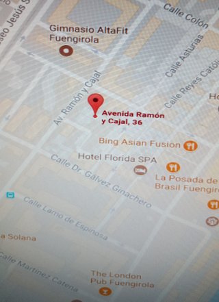 ALQUILO PLAZA DE GARAJE EN EL CENTRO PARA MOTO O S