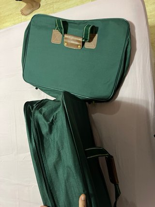 Juego de maletas verdes