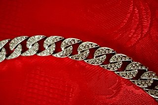 Collana catena strass cuore spezzato NO LOVE