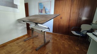 Mesa de trabajo elevable 150x92 cm
