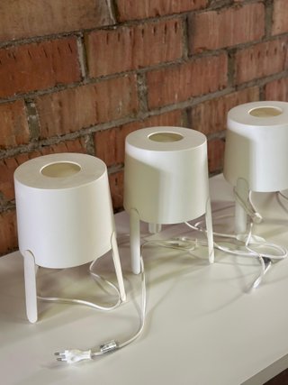 Lámpara de mesa IKEA blanca