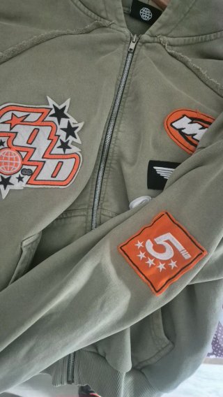 Sudadera Coldculture con parches