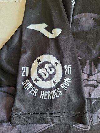 Camiseta Batman Heroes Run 2025