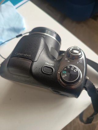 Cámara Sony con funda