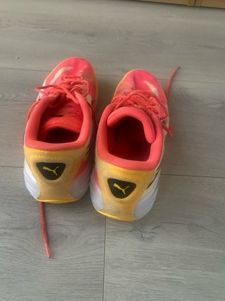 Zapatillas Baloncesto Rosas y Amarillas