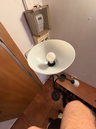 Lámpara de pie negra