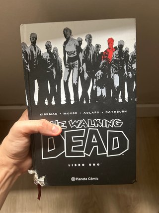 The walking dead libro 1 (planeta comic)