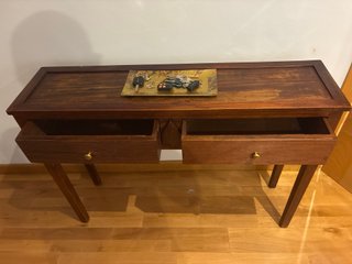Mesita auxiliar vintage recibidor