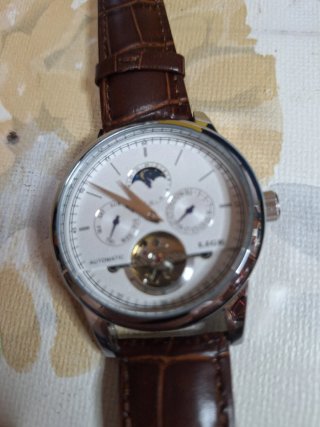 Reloj Automático Lige con Correa de Cuero